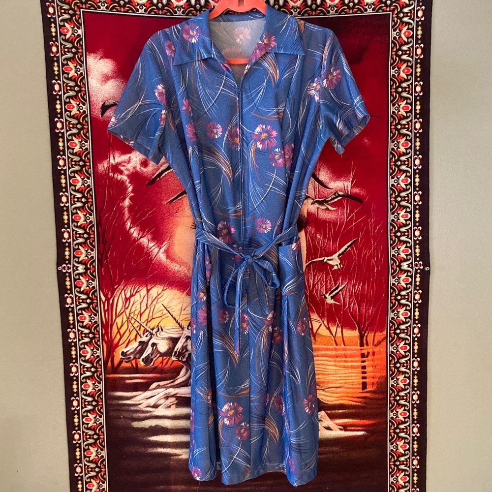 Vintage Blue Floral Zip-Front Midi Dress with Belt & Pockets - Picture 2 of 7